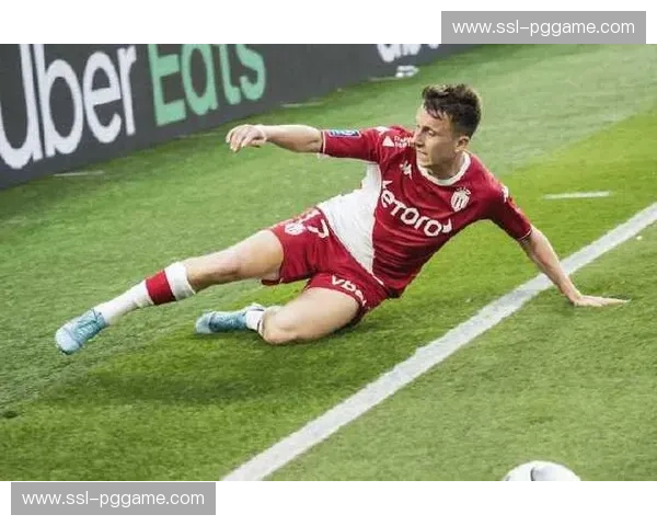 戈洛温两送助攻后染红 摩纳哥十人应战仍保住胜局